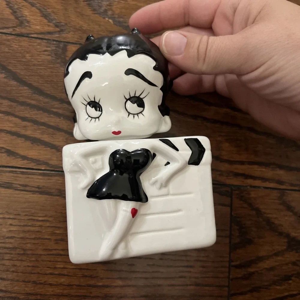 Betty Boop salt and pepper shaker multicolor kitchen vintage 1995 Body Head
